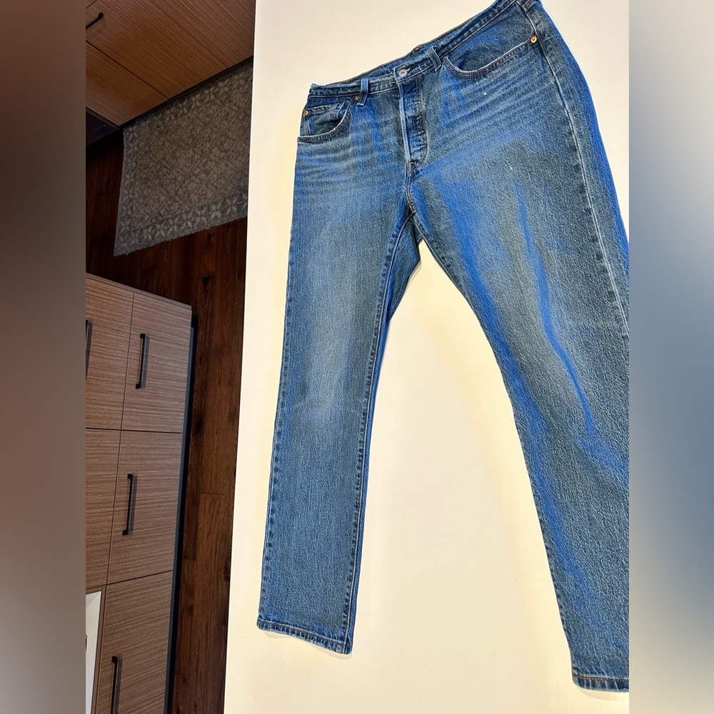 Only worn twice Levi’s 501 - Boot Cut, Button Fly